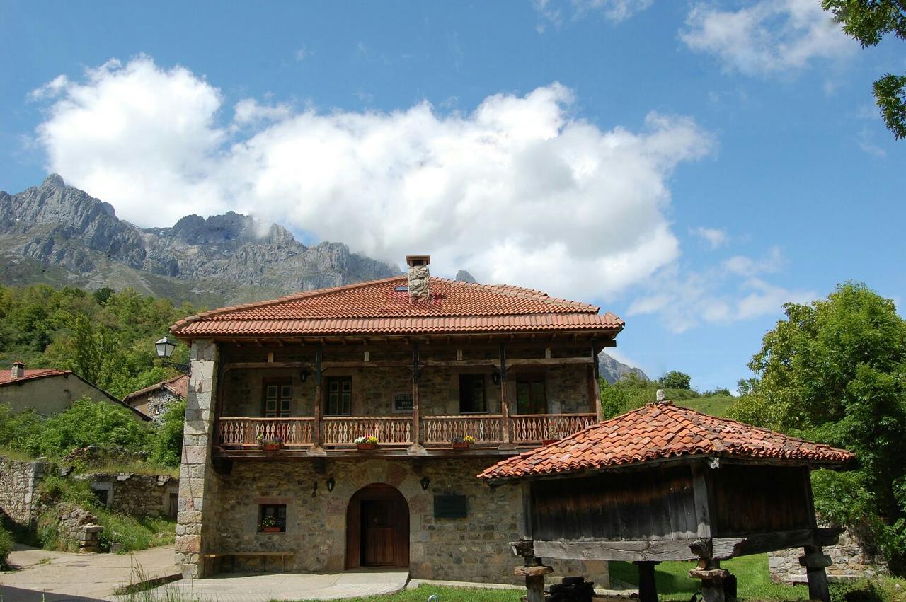 Hotel La Casa Vieja en Valdeón Soto De Valdeon Exterior foto